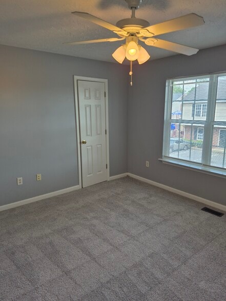 Building Photo - 79 Point Place Dr