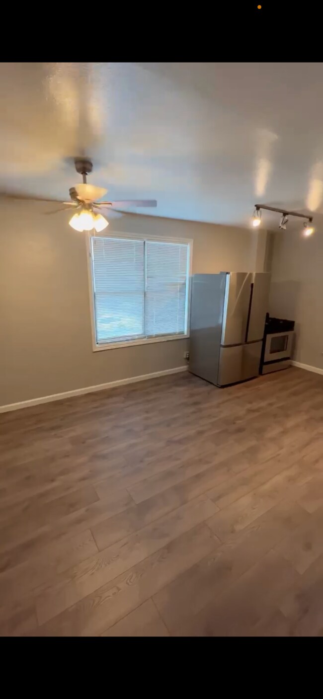 Building Photo - 2705 Lorraine St