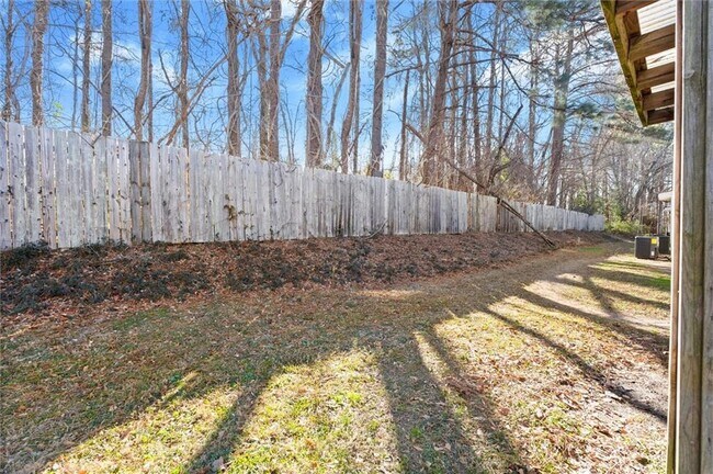 Building Photo - 5058 Jonesboro Rd