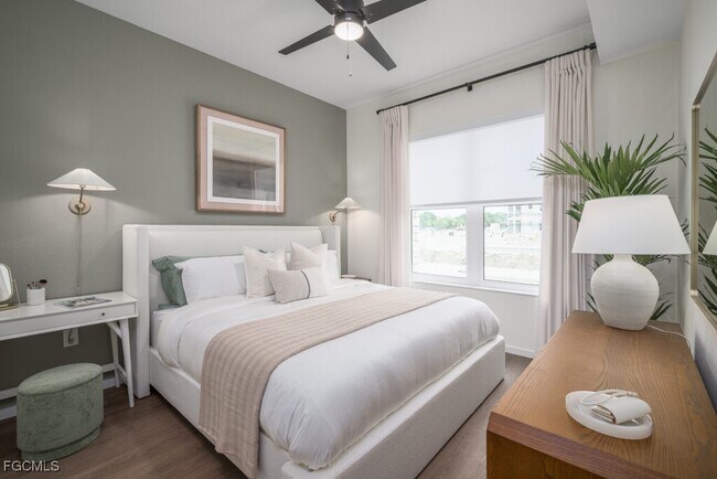 Building Photo - 8552 Collier Blvd