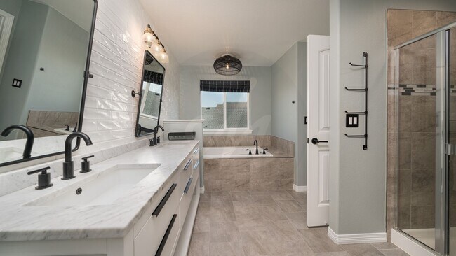 Building Photo - Stunning Two-Story in Desirable Lorson Ranch