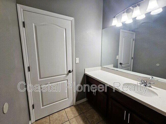 Building Photo - 1824 Mira Lago Cir