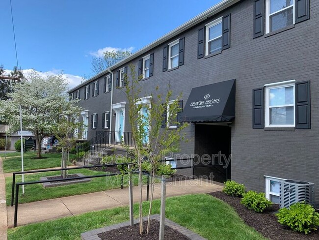 Building Photo - 1000 Monticello Rd