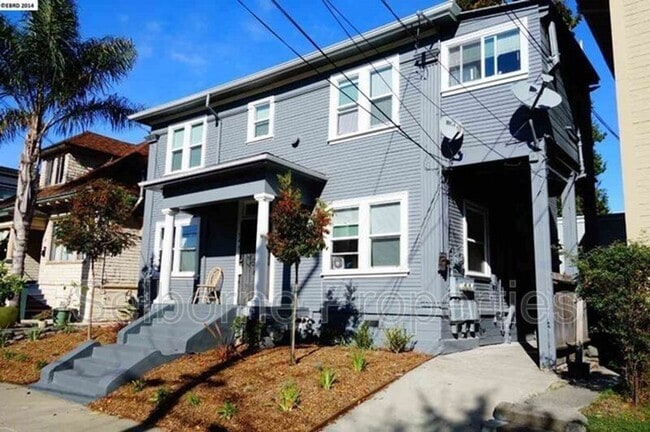 Primary Photo - 546 Merrimac St
