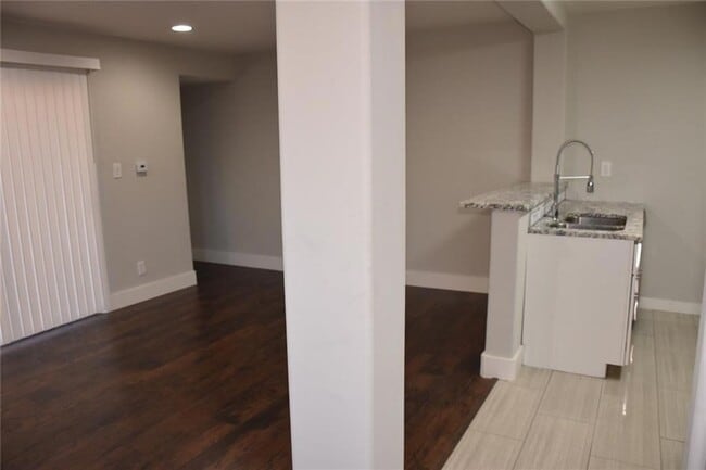 Building Photo - 4804 W Wind Trail
