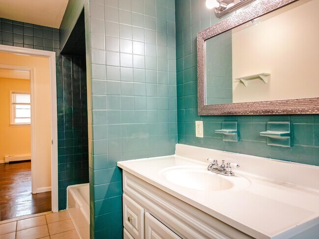 Building Photo - 104 Eastern Way