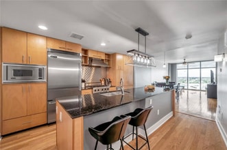 Building Photo - 1208 E Kennedy Blvd