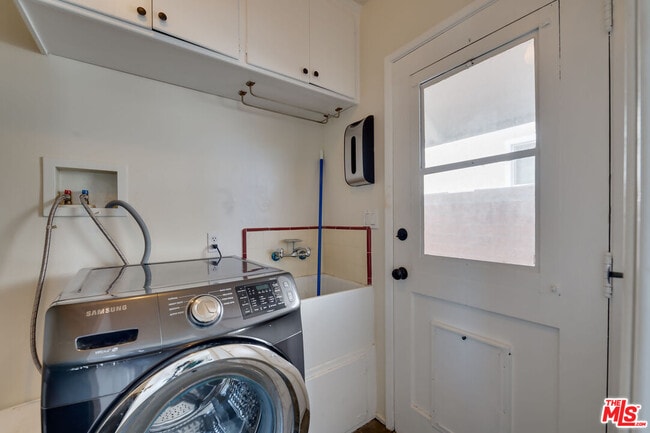 Building Photo - 8305 Colegio Dr