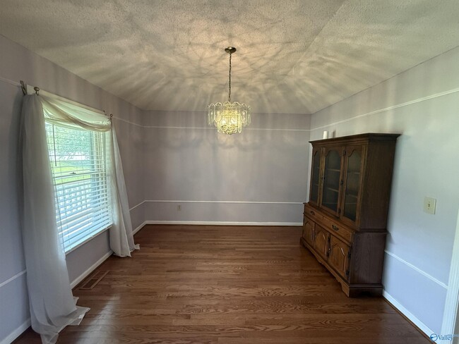 Building Photo - 122 Mykeys Way