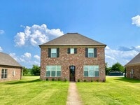 Building Photo - 365 Azalea Dr