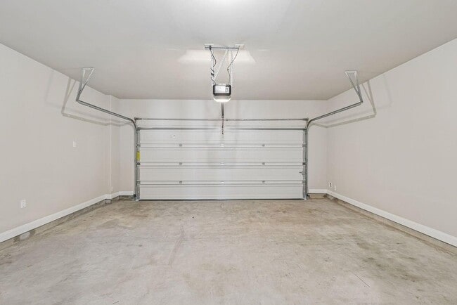 Building Photo - 9808 Falling Fern Ln