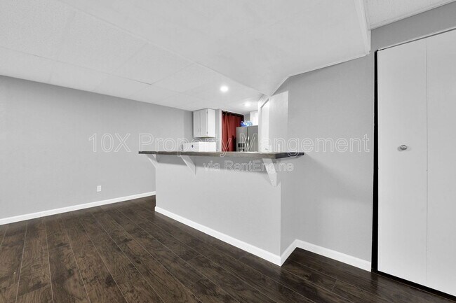 Building Photo - 96 Chenango Dr