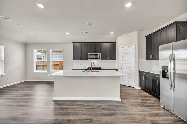 Building Photo - 102 Greenspire Ln