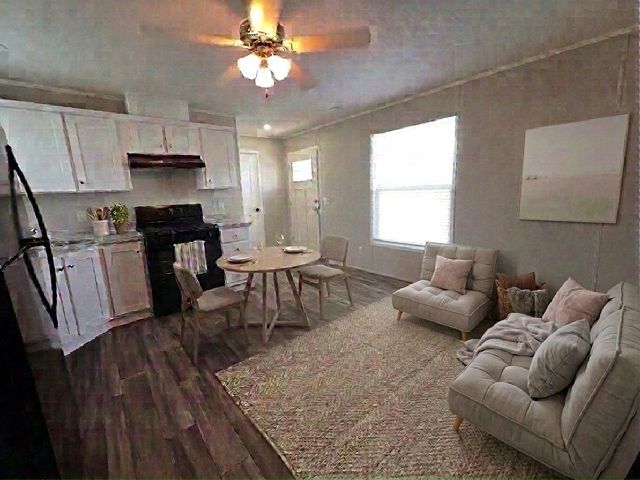 Building Photo - 253 Bunting Ln