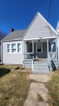 Building Photo - 2 Bed 1 Bath