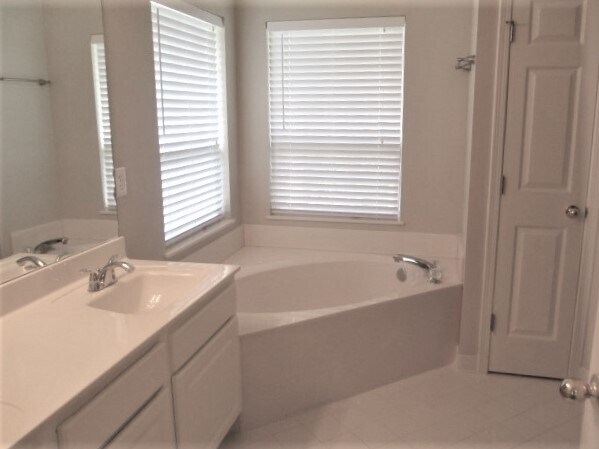 Building Photo - 1720 Hunters Ridge Rd