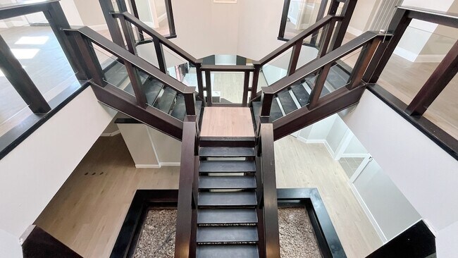 Building Photo - 9220 Rasmus Dr