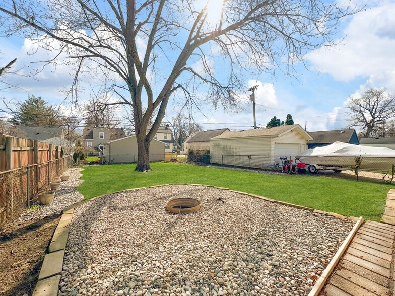 Building Photo - 4453 Newberry St