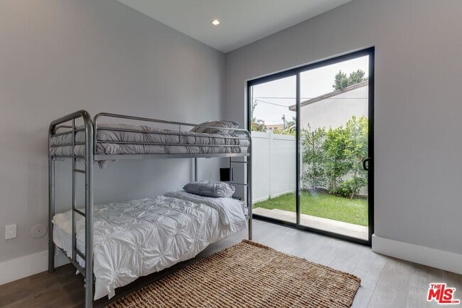 Building Photo - 4830 1/2 Pickford St