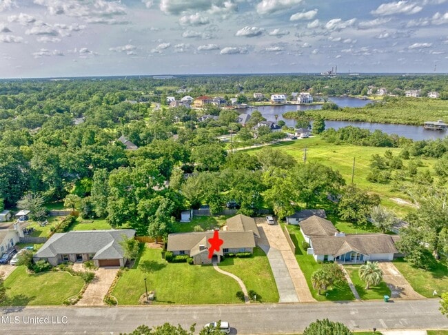Building Photo - 3 BD 2 BA Home in the Bayou View School District of Gulfport includes LAWN CARE