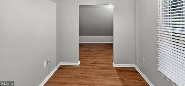 Building Photo - 6933 Sandy Creek Ct