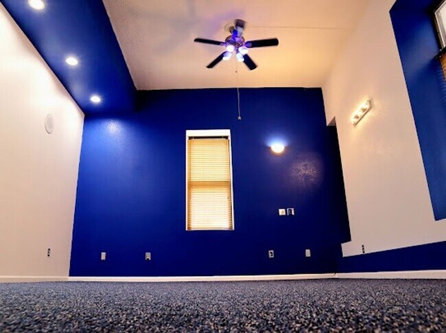 Building Photo - 335 N Superior St