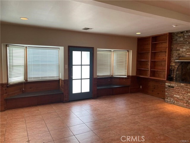 Building Photo - 10 N Mountain Trail