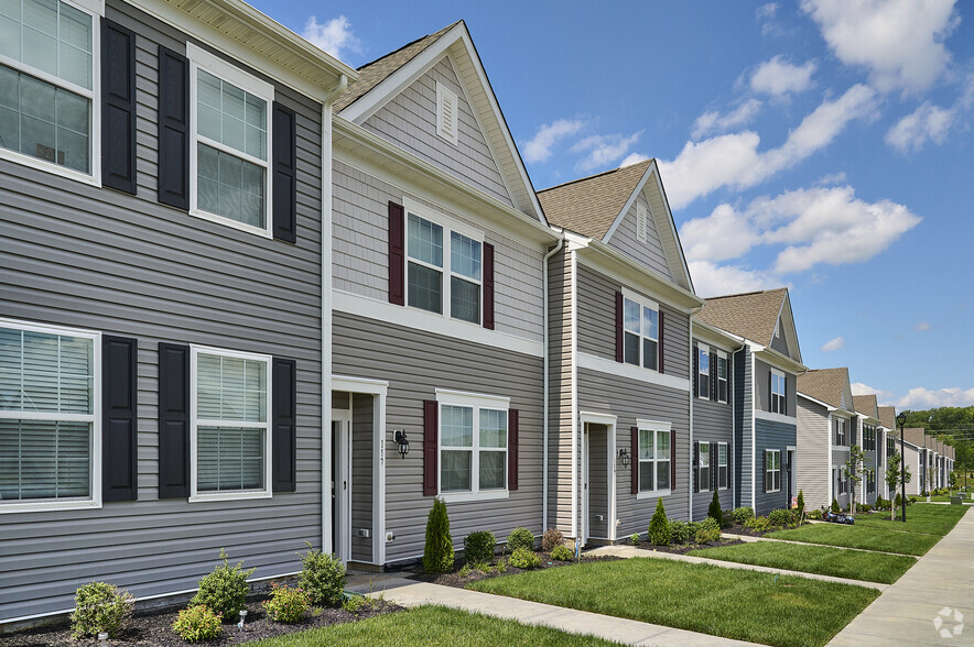 Primary Photo - West Wind Townhomes