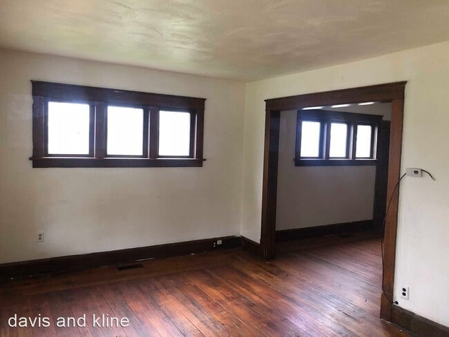 Building Photo - 3 br, 2 bath House - 2239 St Clair Avenue