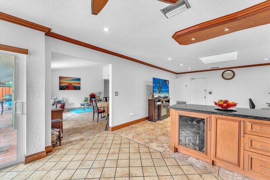 Building Photo - 7377 NW 48th Ct