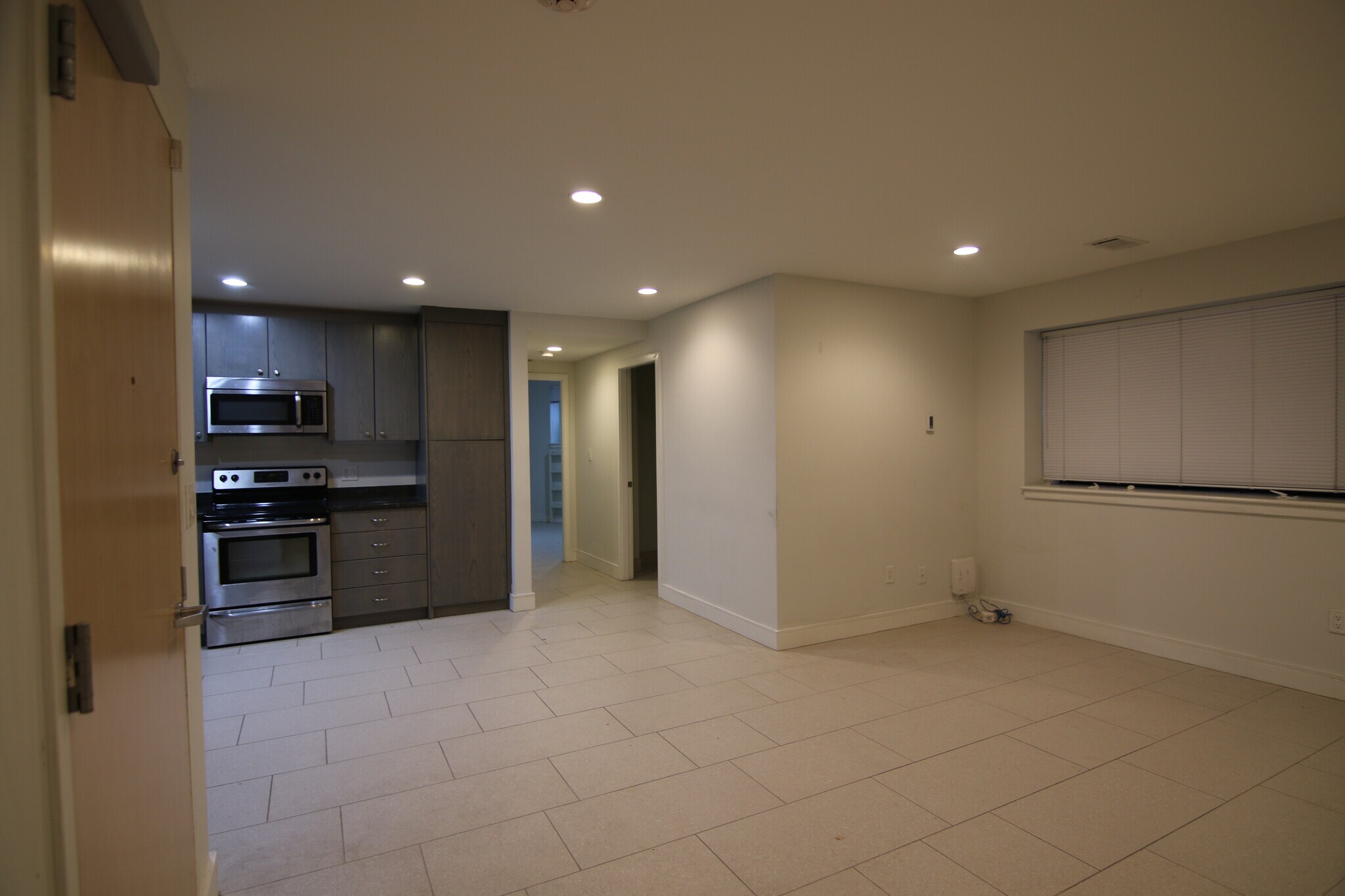Building Photo - 547 Columbus Ave