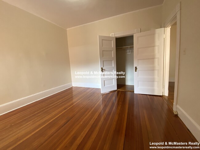 Building Photo - 1595 Beacon St
