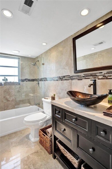 Building Photo - 1811 Jefferson St