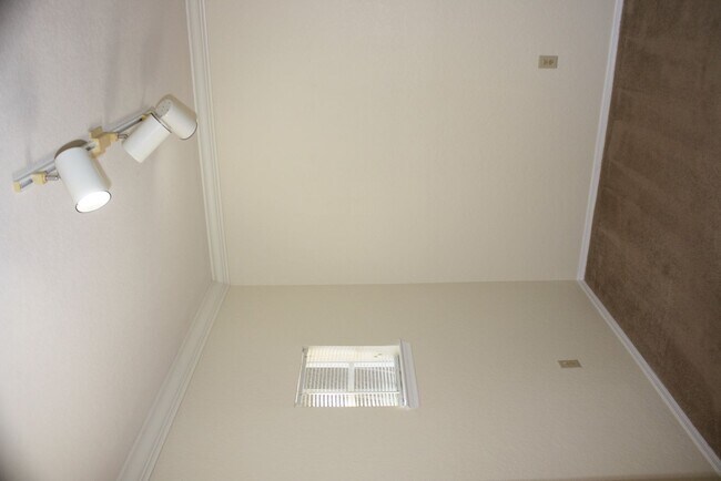 Building Photo - 213Vill201