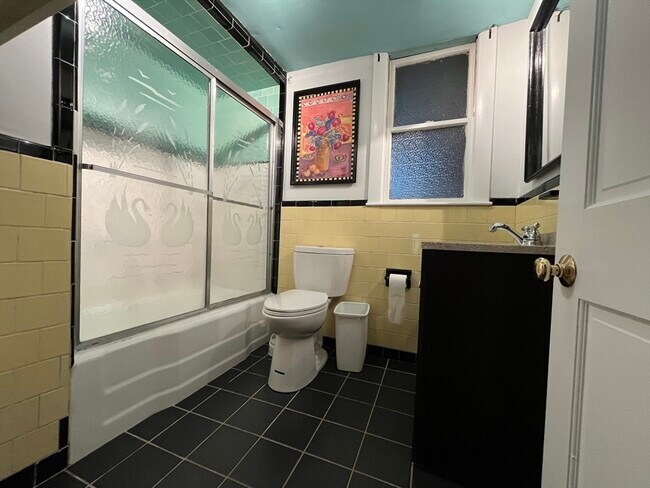 Building Photo - 254 Rantoul St