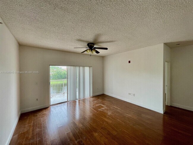 Building Photo - 6984 SW 39th St