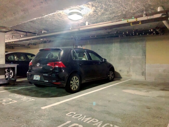 Building Photo - 1 Bed, 1 Bath + Storage - South Beach/SOMA...