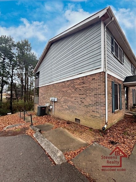 Building Photo - 111 Bybee Dr