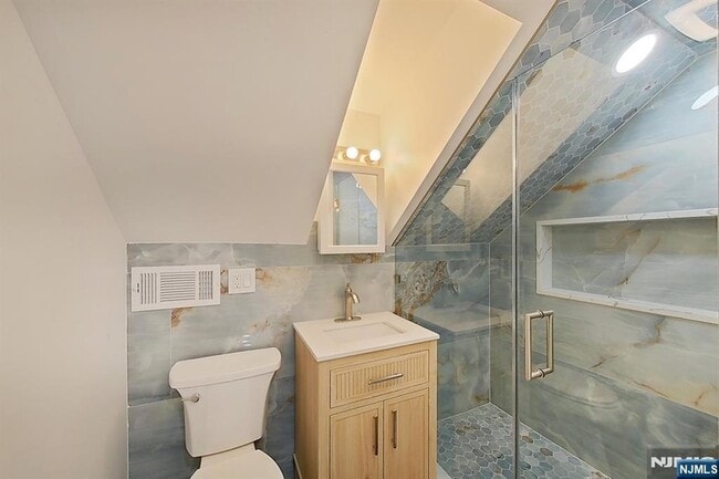 Building Photo - 170 Sunset Ave