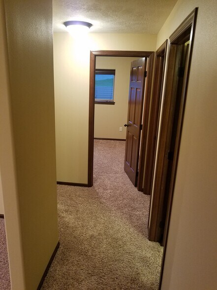 Building Photo - 5603 w Bakker park dr