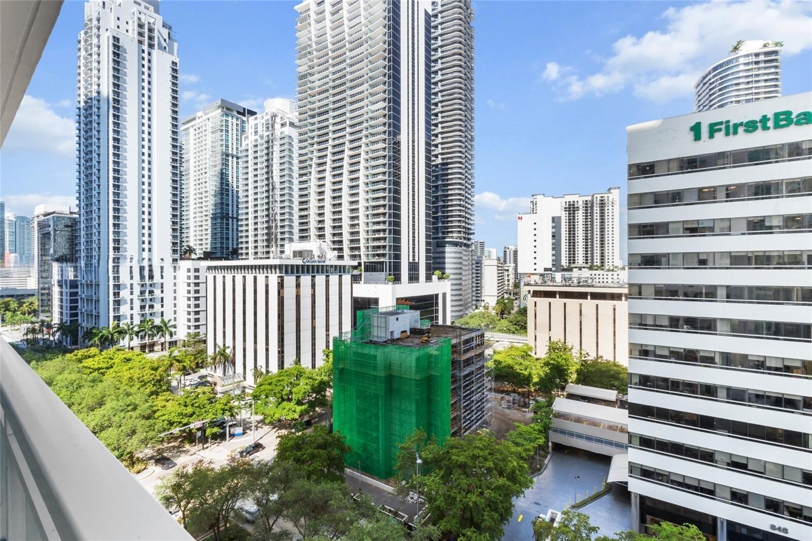 Building Photo - 951 Brickell Ave