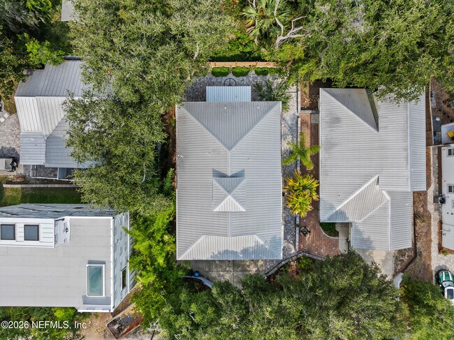 Building Photo - 1708 Castile St