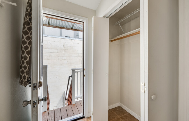 Back bedroom to back stairs - 1367-1369 Stevenson St