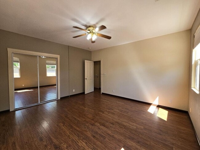 Building Photo - 9 Autumn Light Pl