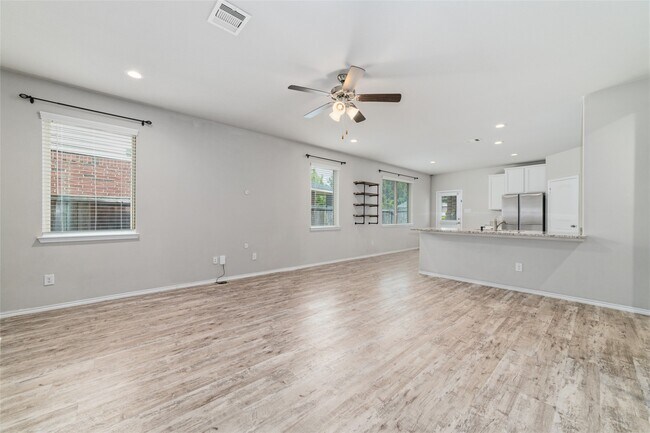 Building Photo - 16451 Rosary Pea Pl