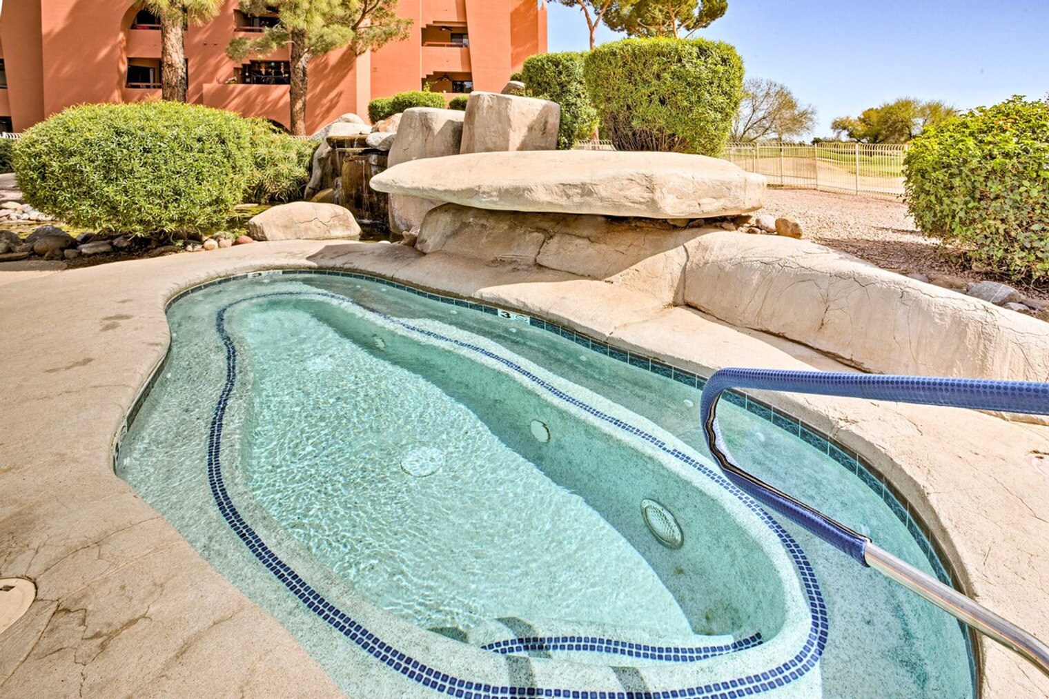 Building Photo - 12212 N Paradise Vlg Pkwy S