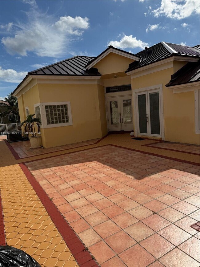 Building Photo - 14640 SW 132nd Ct