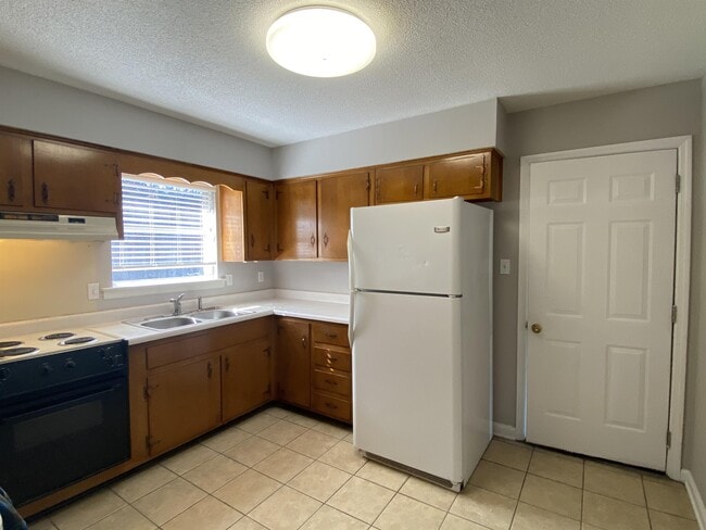 Building Photo - 23 Port Royal Dr