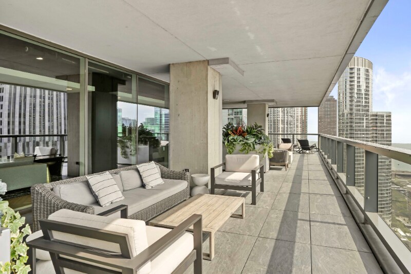 Building Photo - 225 E Illinois St