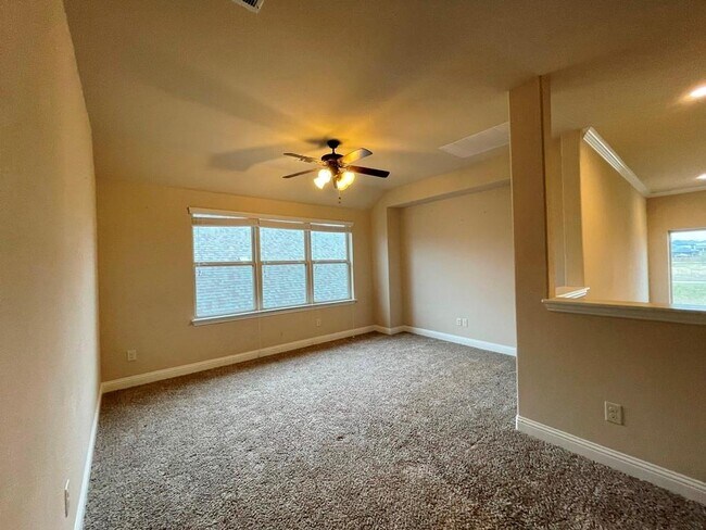 Building Photo - 433 Mistflower Springs Dr